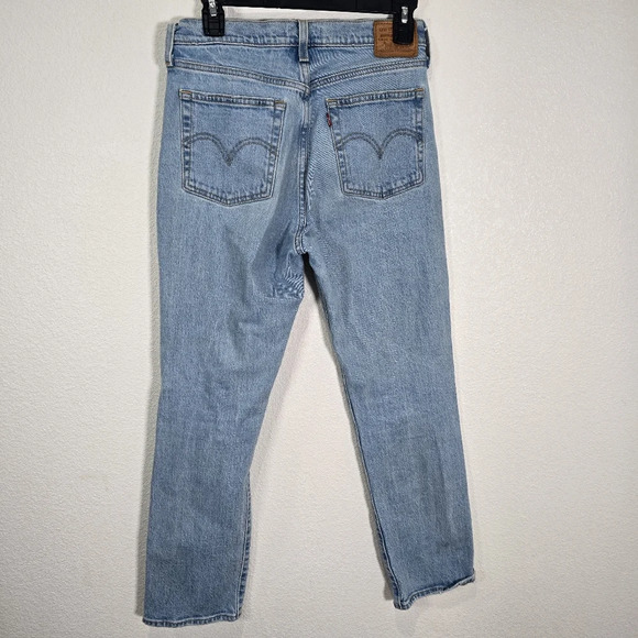 Levi's Premium Wedgie Straight Jeans Size 28 Medium Wash Distressed Button Fly - Picture 5 of 11